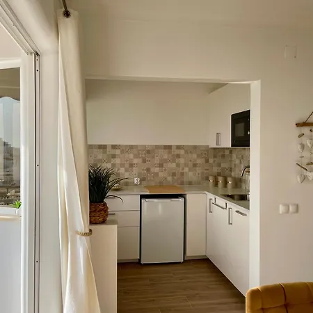 Апартаменты Rosamar Sea View And Pool