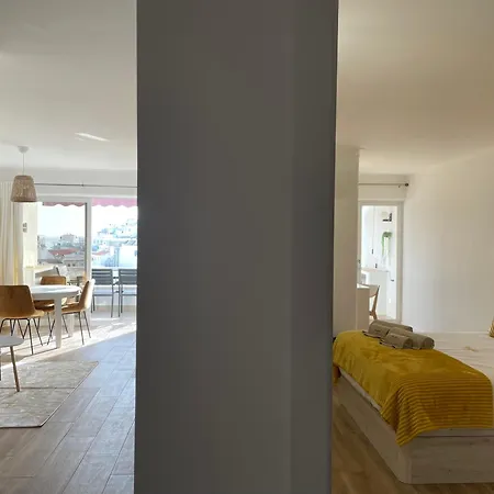 Апартаменты Rosamar Sea View And Pool