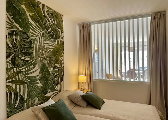 Rosamar Sea View And Pool Apartment